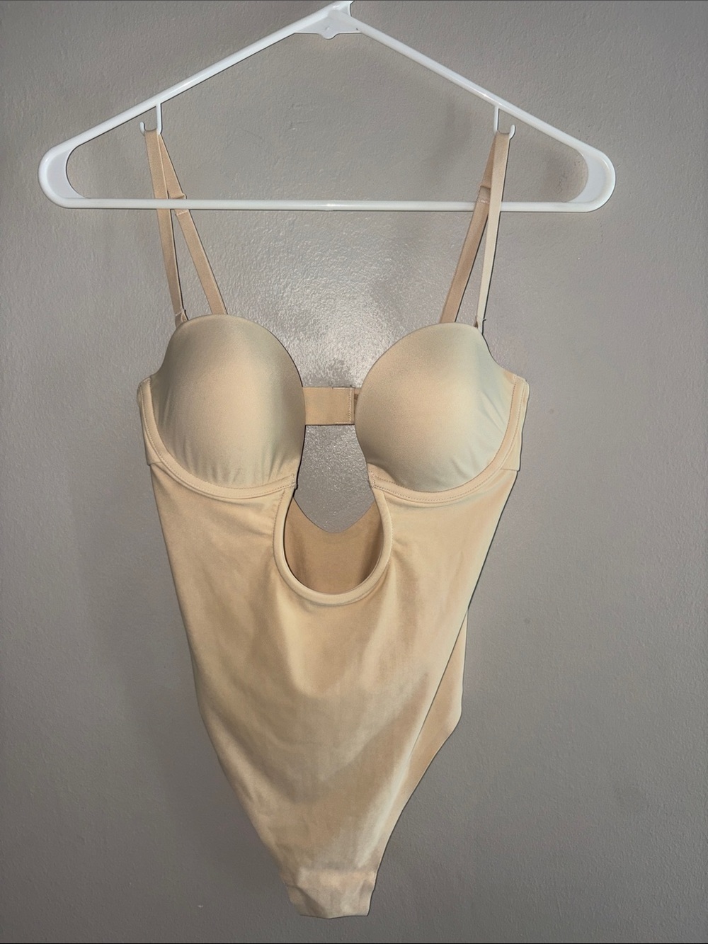 SKIMS - Beige/Nude Deep Plunge Shapewear Bodysuit